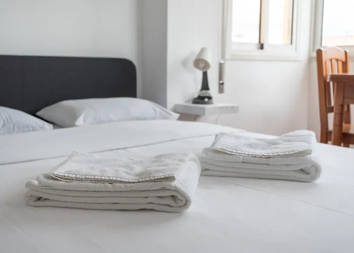 Blife Faro Beach Hostel & Rooms